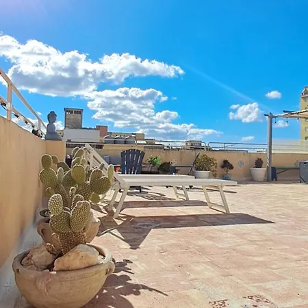 Luxury Rooftop *